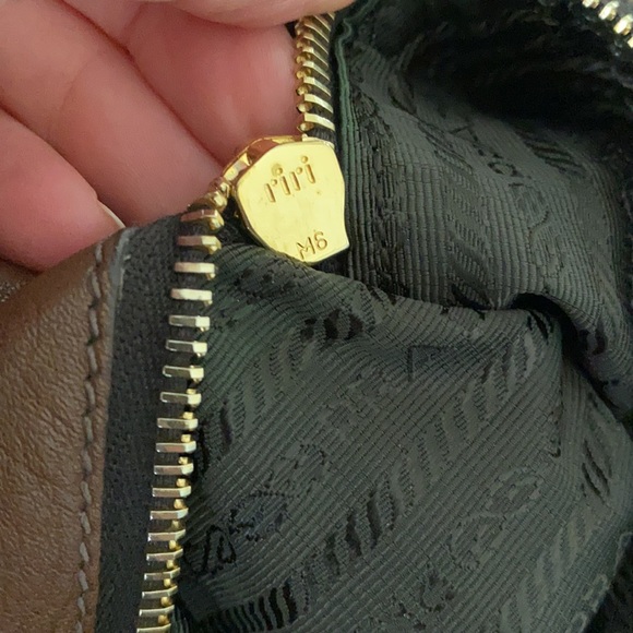 SOLD Prada Vit. Daino bag - Picture 4 of 16